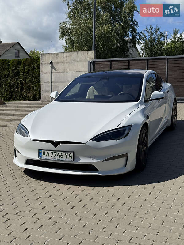 Лифтбек Tesla Model S 2023 в Львове