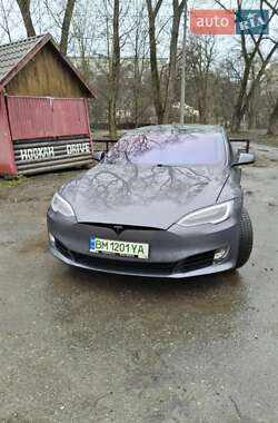 Лифтбек Tesla Model S 2019 в Сумах