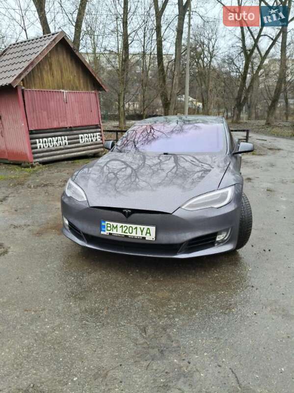 Tesla Model S 2019