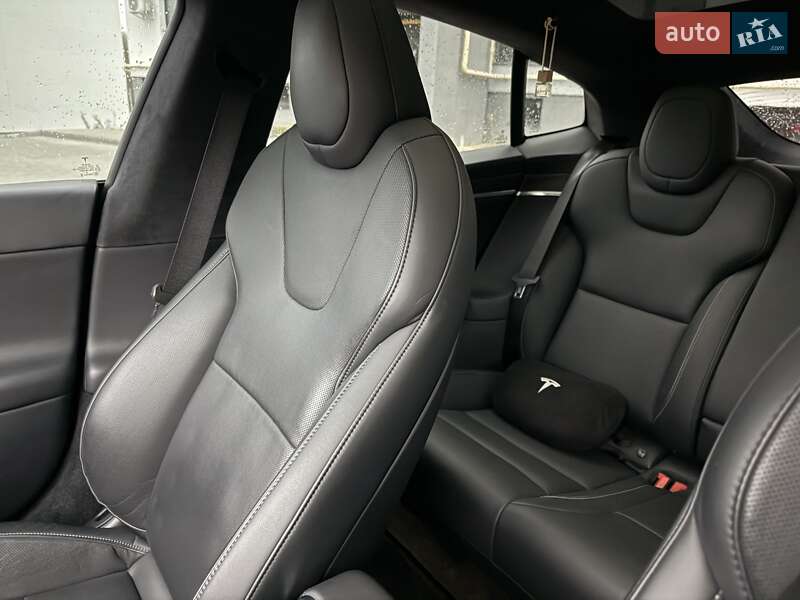 Лифтбек Tesla Model S 2021 в Львове