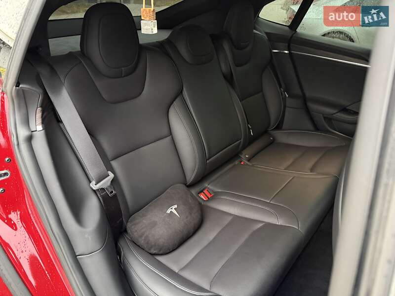 Лифтбек Tesla Model S 2021 в Львове