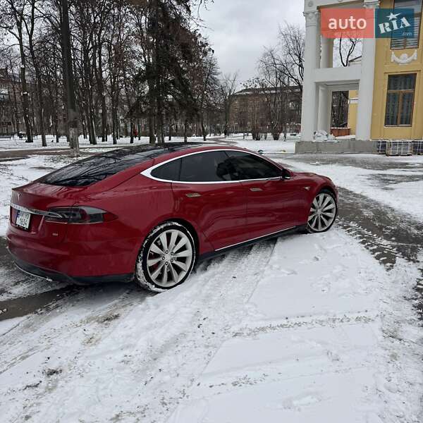 Ліфтбек Tesla Model S 2014 в Києві