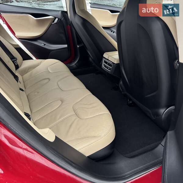 Ліфтбек Tesla Model S 2014 в Києві