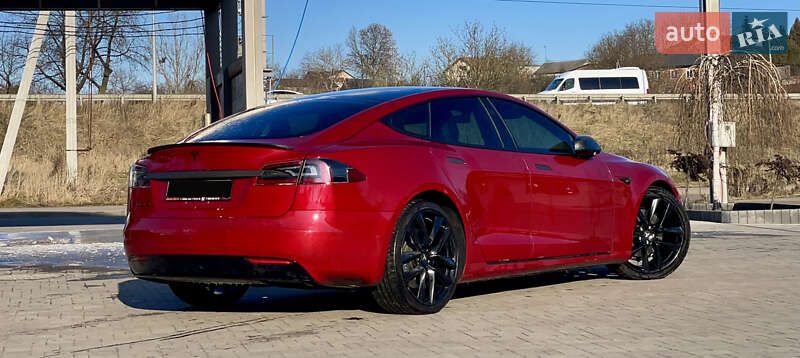 Ліфтбек Tesla Model S 2017 в Львові