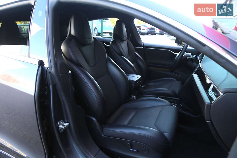 Лифтбек Tesla Model S 2018 в Киеве