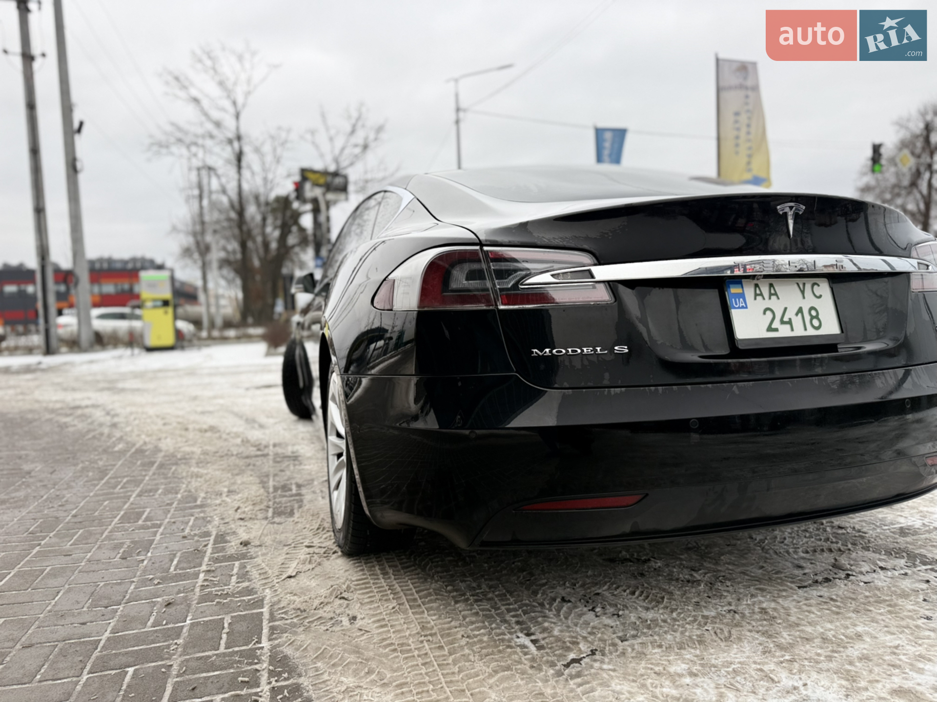 Tesla Model S 2017 VIN 5YJSA1E14HF209722 фото оголошення 19 з 99