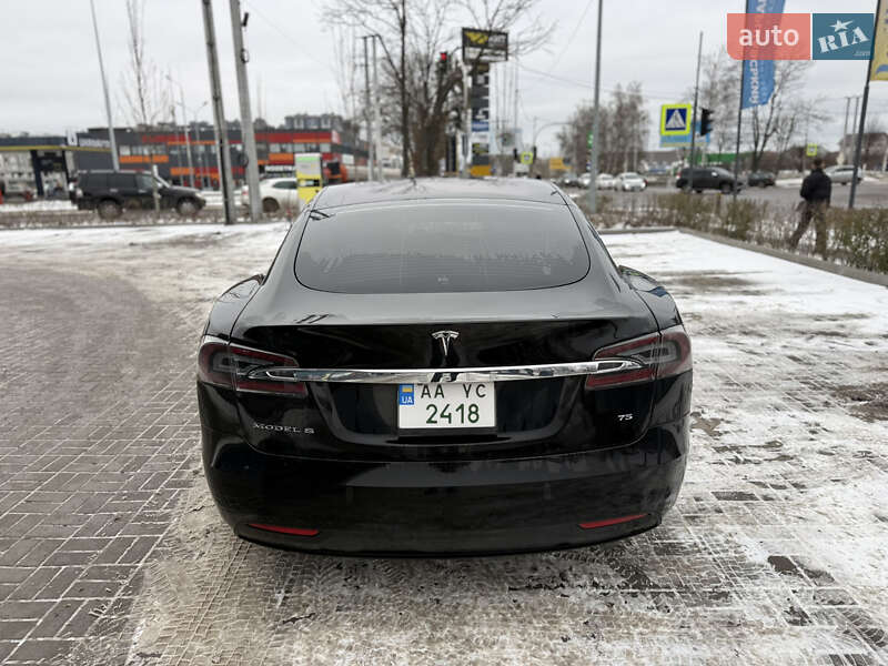 Лифтбек Tesla Model S 2017 в Киеве