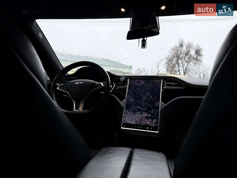 Лифтбек Tesla Model S 2017 в Киеве