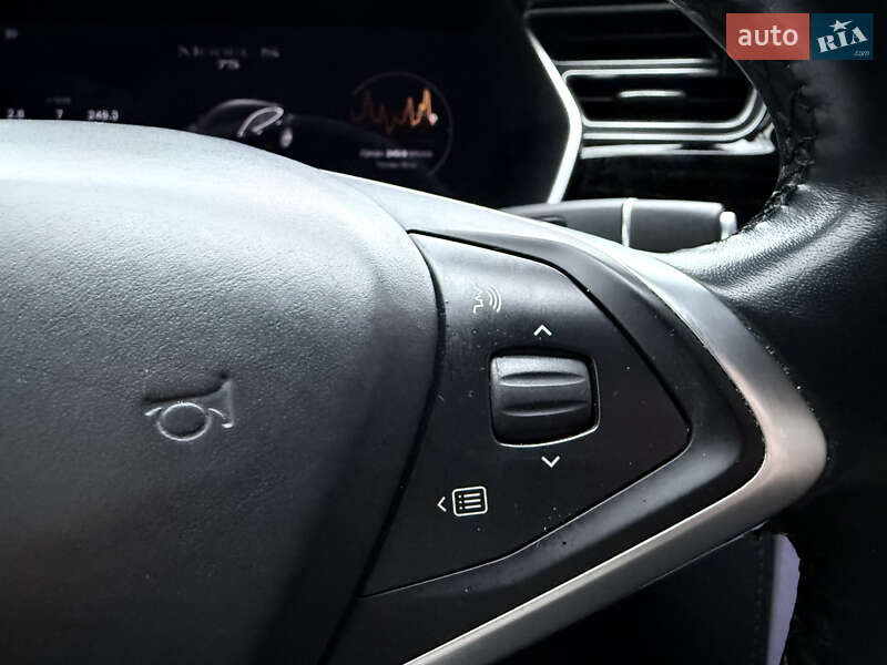 Лифтбек Tesla Model S 2017 в Киеве