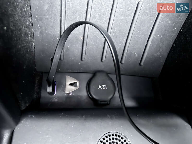 Лифтбек Tesla Model S 2017 в Киеве