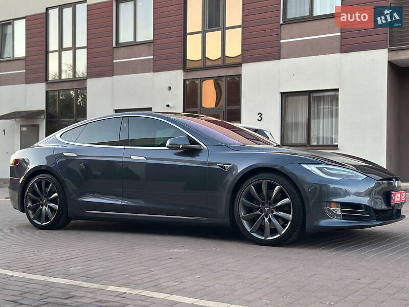 Лифтбек Tesla Model S 2020 в Одессе