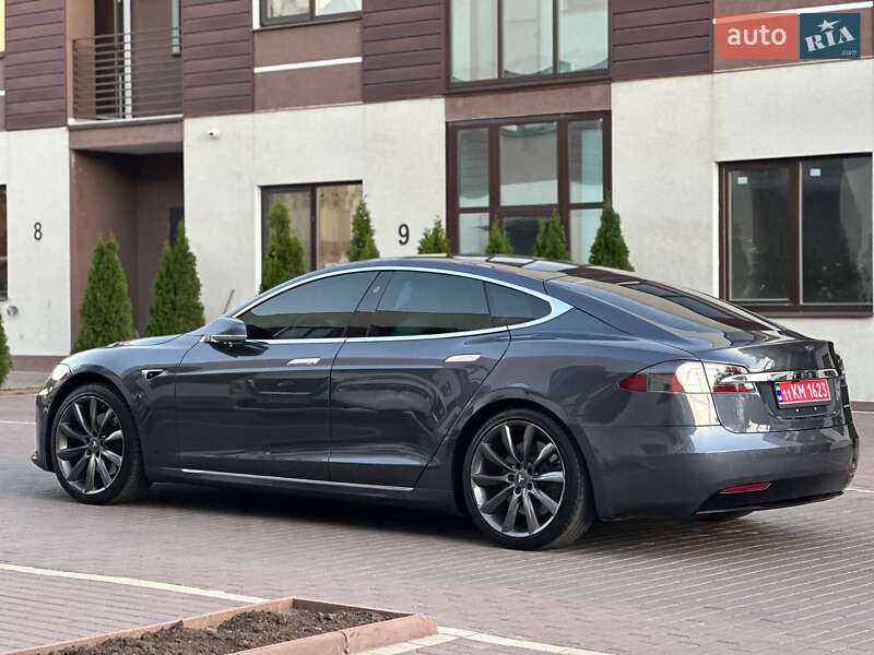 Лифтбек Tesla Model S 2020 в Одессе