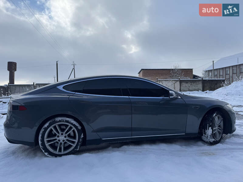 Лифтбек Tesla Model S 2013 в Долине фото 8 Лифтбек Tesla Model S 2013 в Долине