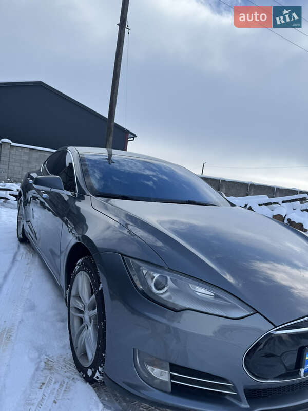 Лифтбек Tesla Model S 2013 в Долине фото 13 Лифтбек Tesla Model S 2013 в Долине