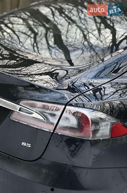 Лифтбек Tesla Model S 2015 в Луцке
