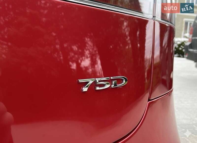 Лифтбек Tesla Model S 2017 в Черновцах