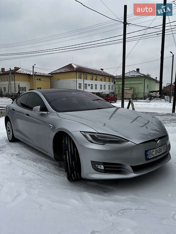 Лифтбек Tesla Model S 2017 в Львове фото 4 Лифтбек Tesla Model S 2017 в Львове