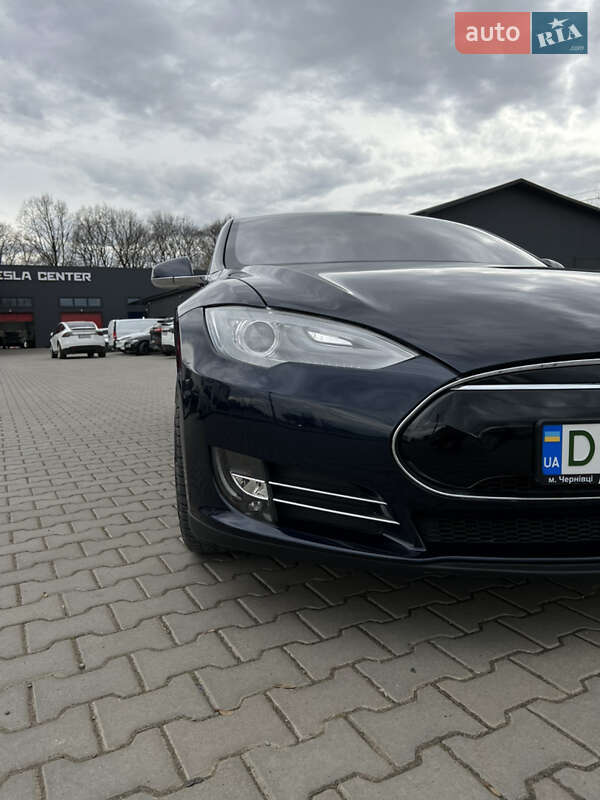 Лифтбек Tesla Model S 2013 в Черновцах