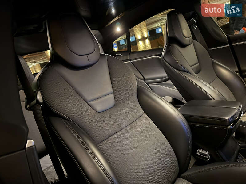 Ліфтбек Tesla Model S 2017 в Одесі фото 10 Ліфтбек Tesla Model S 2017 в Одесі