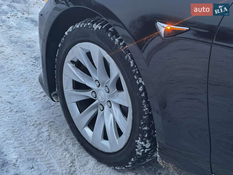 Ліфтбек Tesla Model S 2018 в Львові фото 15 Ліфтбек Tesla Model S 2018 в Львові