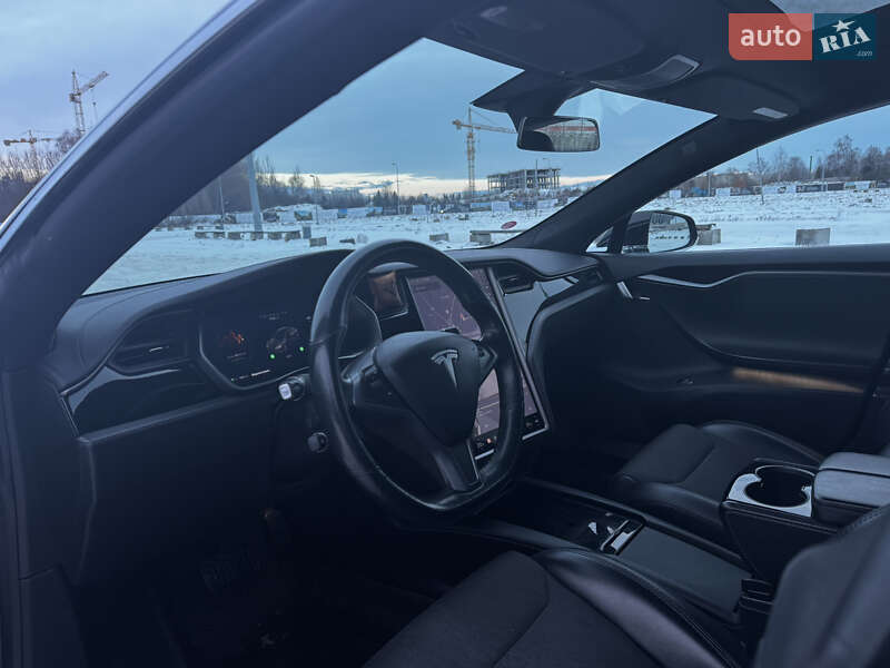 Ліфтбек Tesla Model S 2018 в Львові фото 26 Ліфтбек Tesla Model S 2018 в Львові