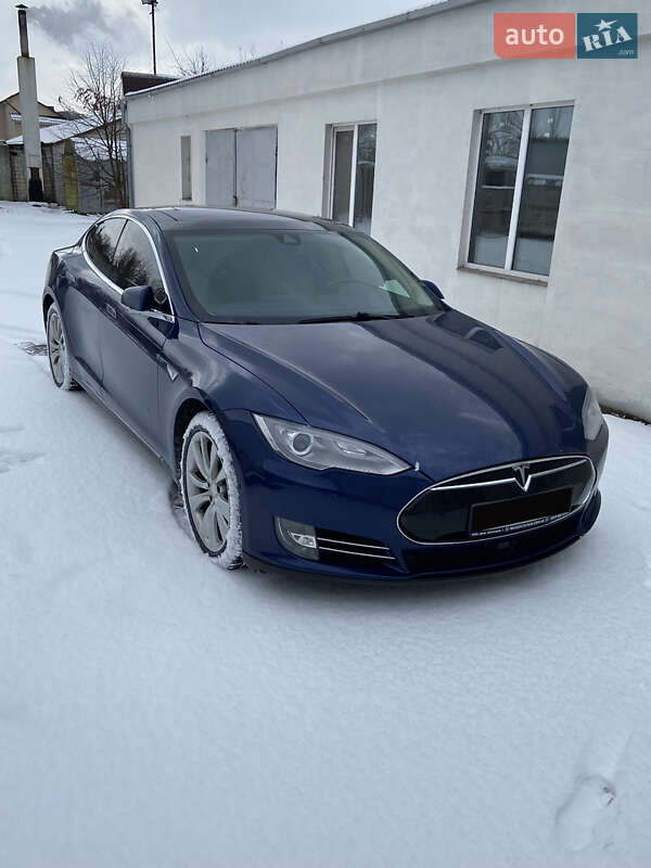 Ліфтбек Tesla Model S 2015 в Обухові