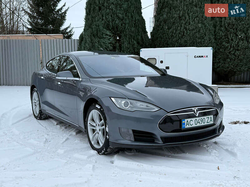 Лифтбек Tesla Model S 2013 в Луцке