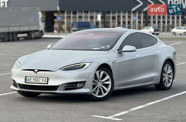 Лифтбек Tesla Model S 2017 в Каменском