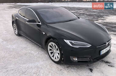 Лифтбек Tesla Model S 2017 в Виннице