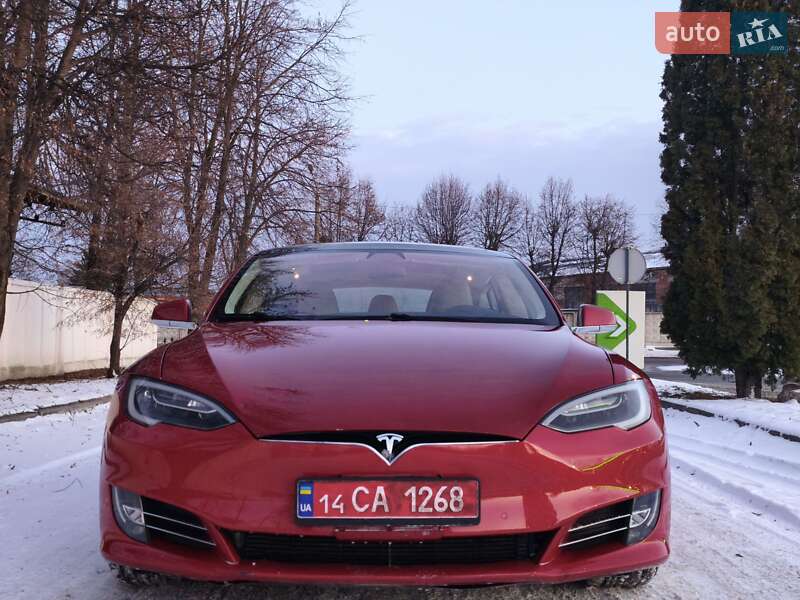Лифтбек Tesla Model S 2016 в Сквире