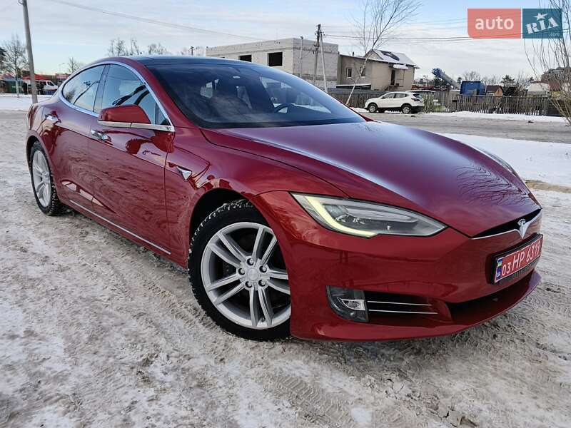 Лифтбек Tesla Model S 2017 в Киеве