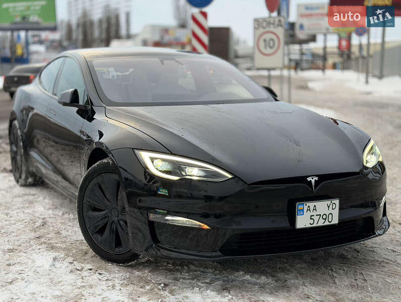 Лифтбек Tesla Model S 2022 в Киеве