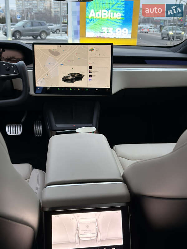 Лифтбек Tesla Model S 2022 в Киеве