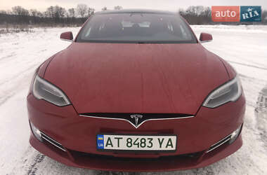 Лифтбек Tesla Model S 2018 в Виннице