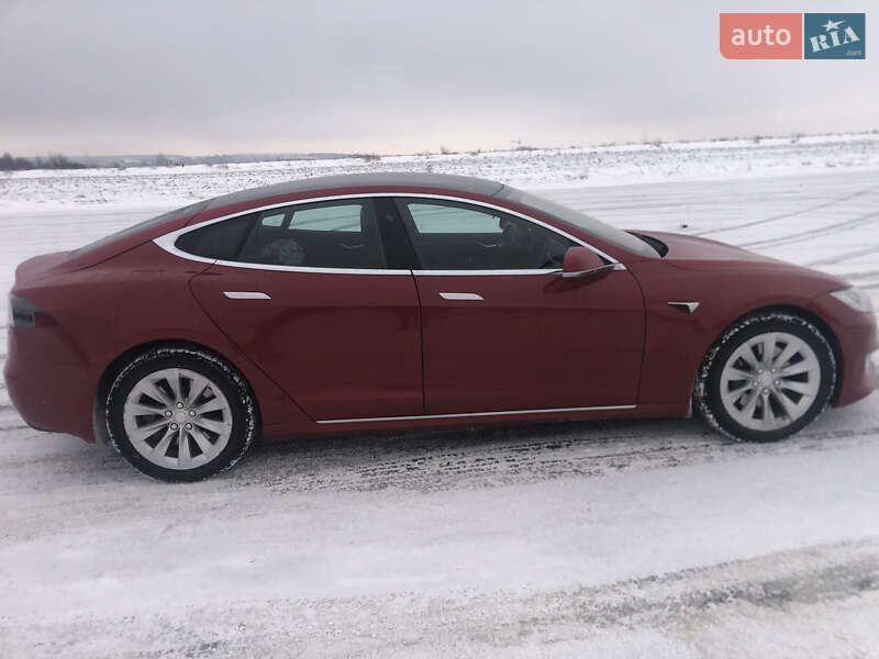 Лифтбек Tesla Model S 2018 в Виннице