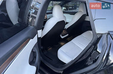 Лифтбек Tesla Model S 2022 в Ужгороде