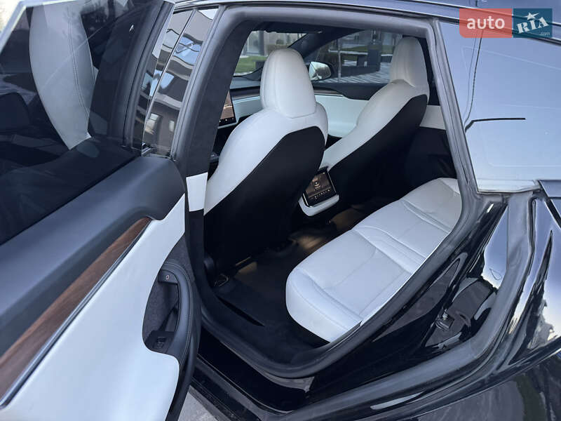 Ліфтбек Tesla Model S 2022 в Ужгороді