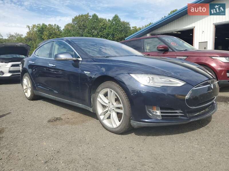 Лифтбек Tesla Model S 2014 в Житомире