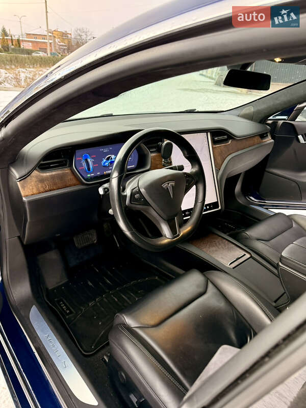 Лифтбек Tesla Model S 2018 в Львове