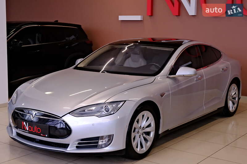 Лифтбек Tesla Model S 2015 в Одессе фото 3 Лифтбек Tesla Model S 2015 в Одессе