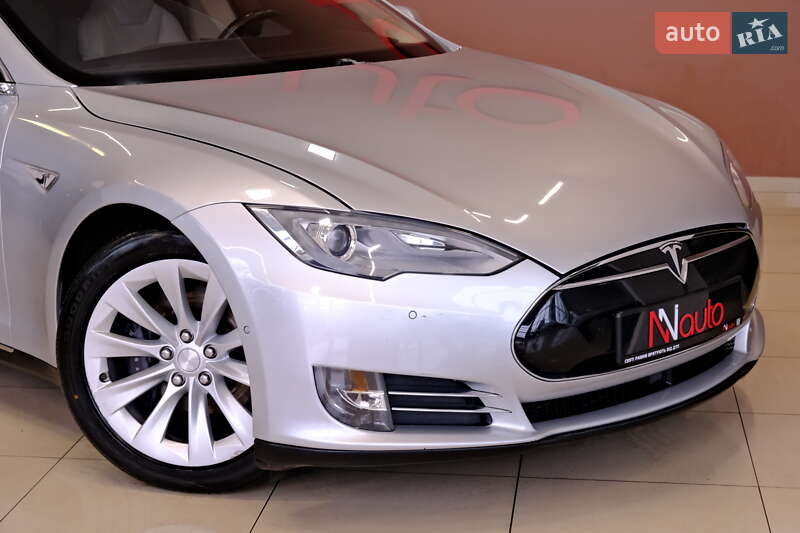 Лифтбек Tesla Model S 2015 в Одессе фото 8 Лифтбек Tesla Model S 2015 в Одессе