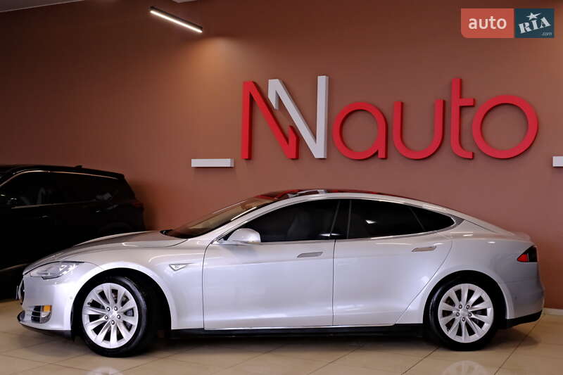 Лифтбек Tesla Model S 2015 в Одессе фото 14 Лифтбек Tesla Model S 2015 в Одессе