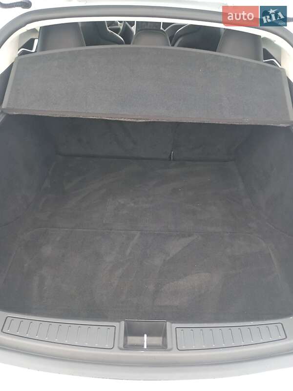 Лифтбек Tesla Model S 2015 в Виннице фото 10 Лифтбек Tesla Model S 2015 в Виннице