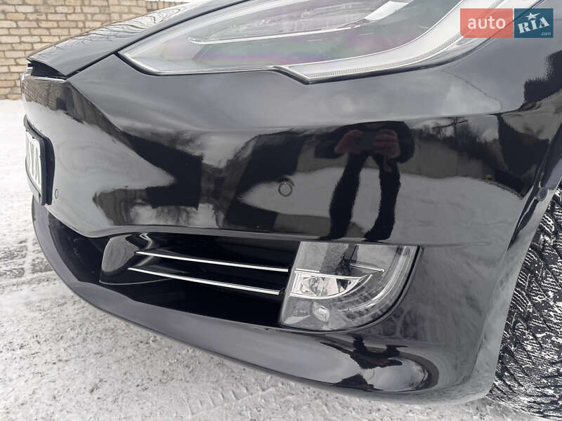 Ліфтбек Tesla Model S 2017 в Рівному фото 30 Ліфтбек Tesla Model S 2017 в Рівному