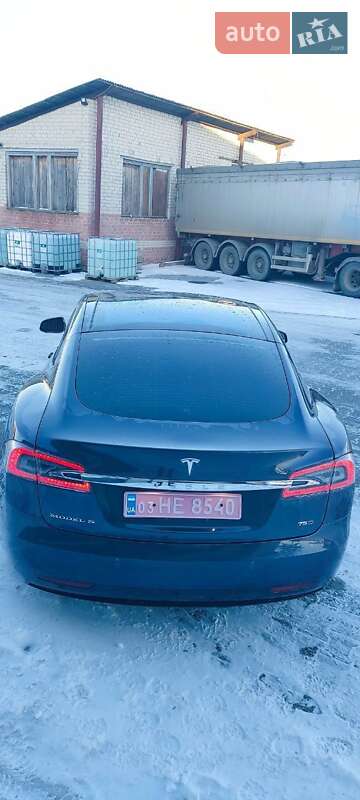 Лифтбек Tesla Model S 2016 в Сарнах