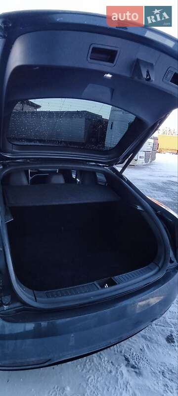 Лифтбек Tesla Model S 2016 в Сарнах