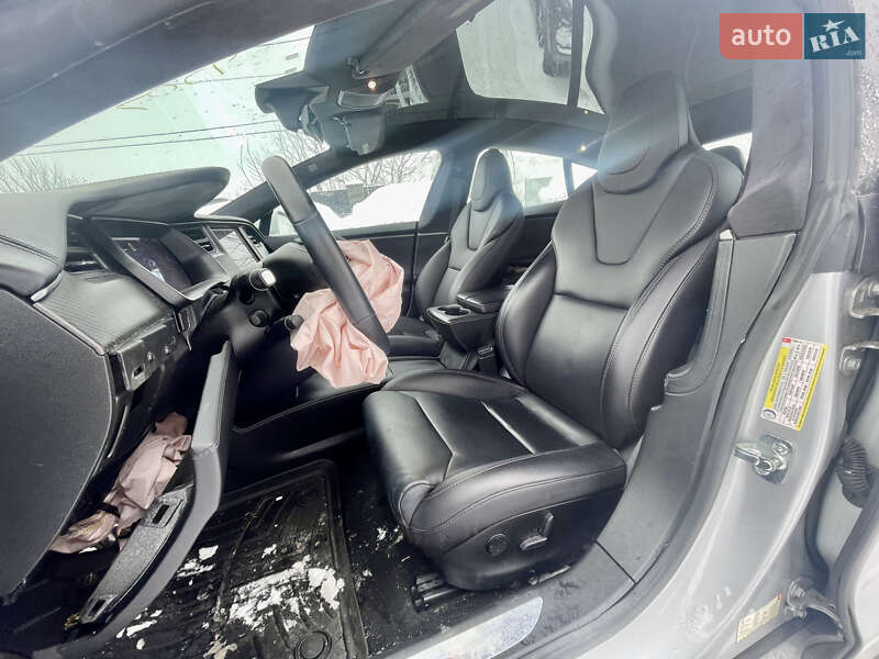 Ліфтбек Tesla Model S 2018 в Львові фото 12 Ліфтбек Tesla Model S 2018 в Львові
