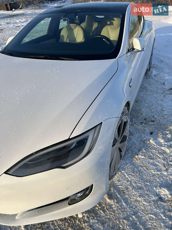 Лифтбек Tesla Model S 2020 в Полтаве