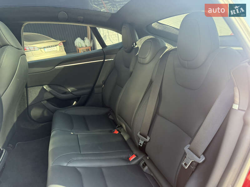 Ліфтбек Tesla Model S 2023 в Дніпрі