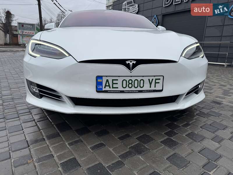 2020 Tesla Model-S, VIN 5YJSA7E43LF355146:plate — фото 1 (autoria)